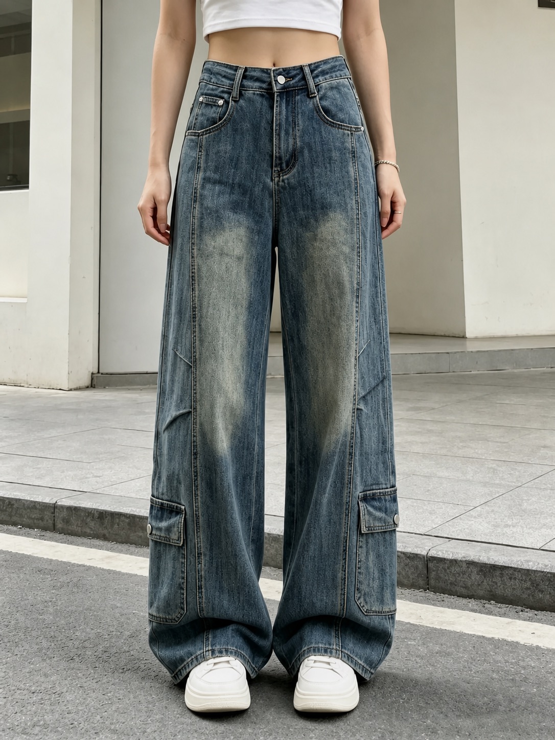 GD DENIM cargo pocket and wash detail